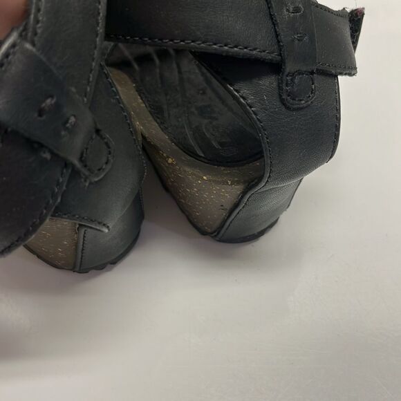 Teva Black Criss Cross Cork Strappy Sandals with Hoop and Loop Closure- Size 9.5 - Picture 7 of 12